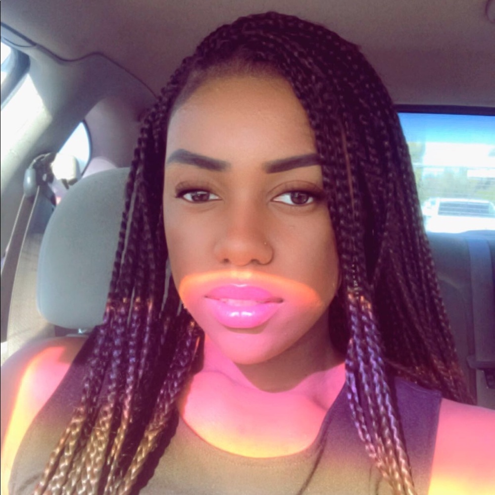 Meet your ✨Posher ambassador!✨